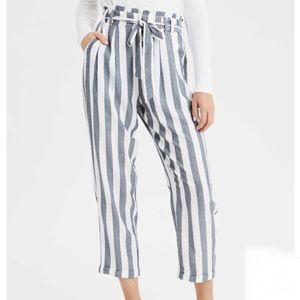 😍AE High-Waisted Paperbag Tapered Pant